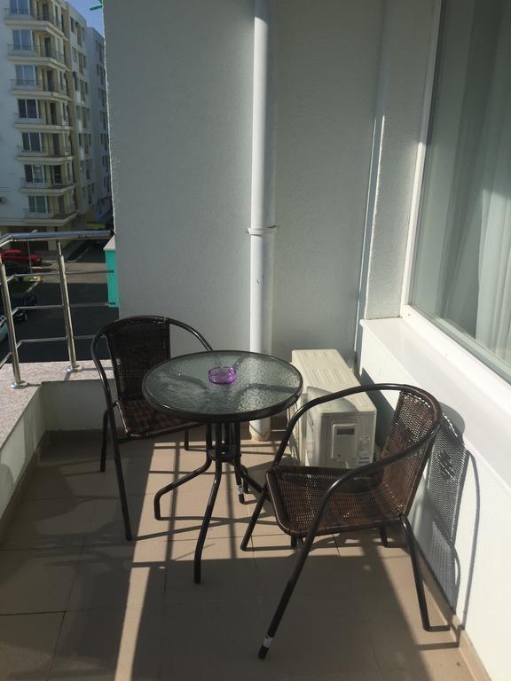 Apartament Antonia Summerland Мамая Екстериор снимка