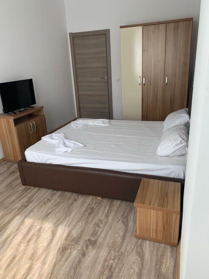 Apartament Antonia Summerland Мамая Екстериор снимка